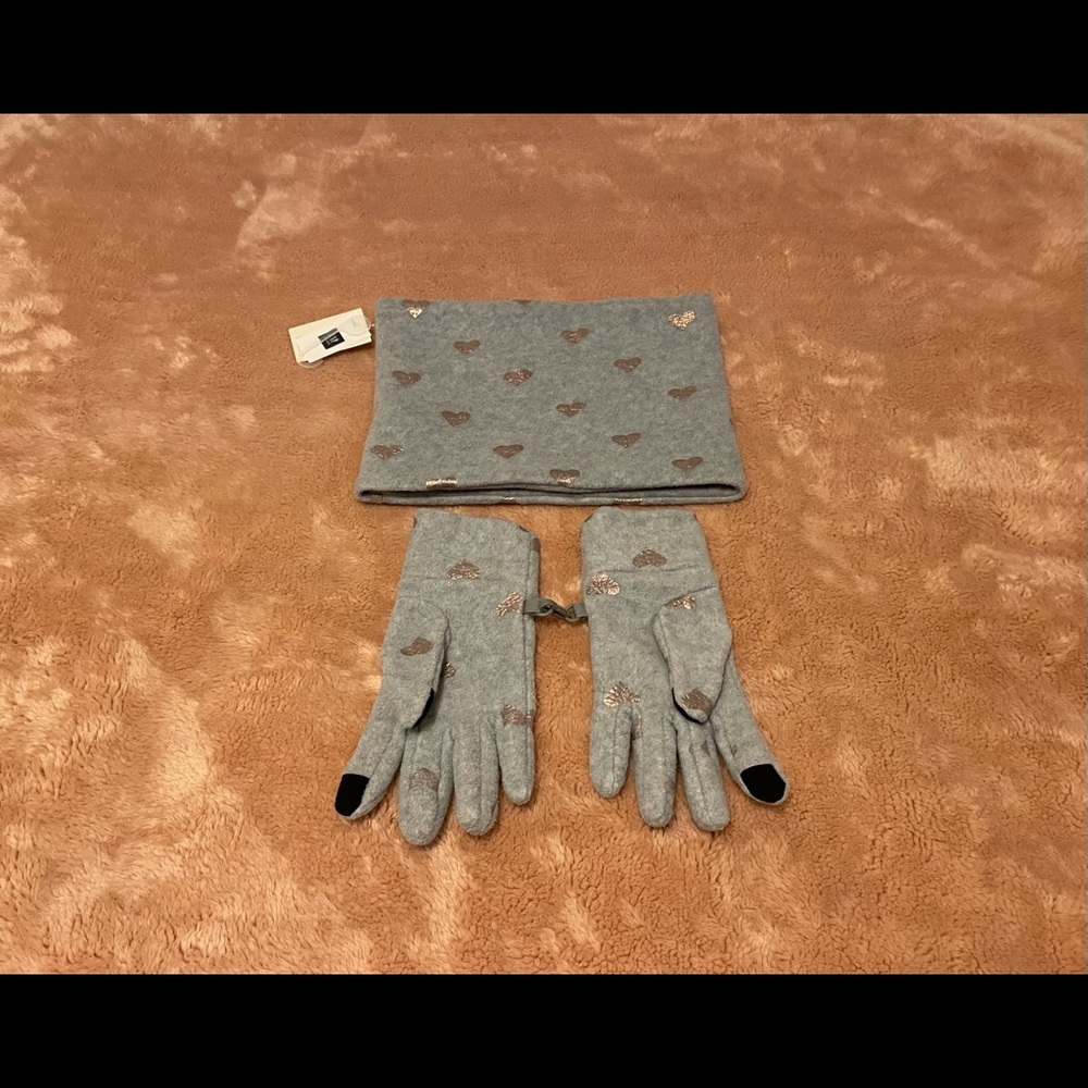 Gap Kids scarf and glove set